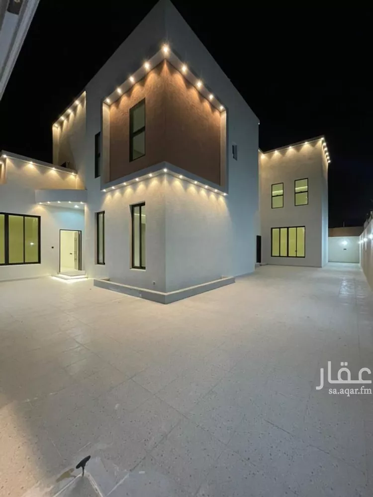 فيلا للبيع في شارع شداد بن أسيد, حي الرياضي, مدينة عنيزة, منطقة القصيم صورة 2