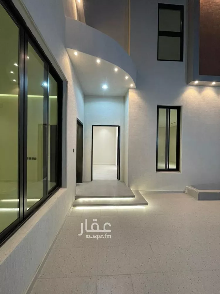 فيلا للبيع في شارع شداد بن أسيد, حي الرياضي, مدينة عنيزة, منطقة القصيم صورة 3