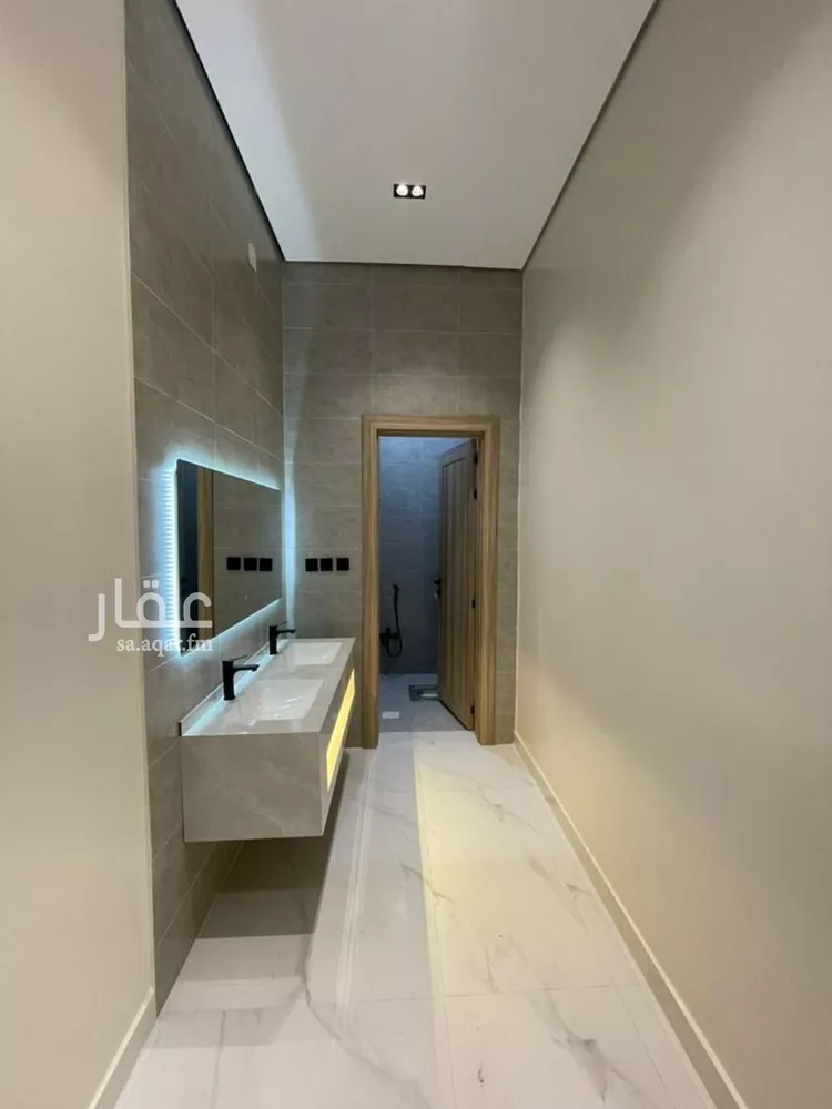 فيلا للبيع في شارع شداد بن أسيد, حي الرياضي, مدينة عنيزة, منطقة القصيم صورة 5