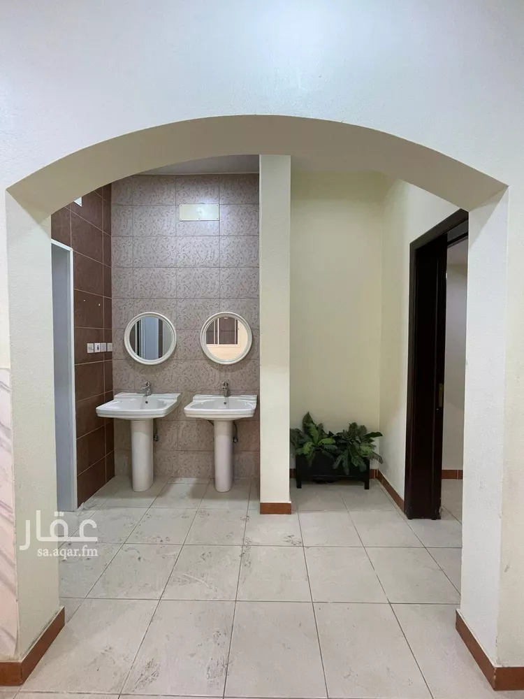 فيلا للبيع في شارع أبي المفاخر الحموي, حي الفاخرية, مدينة عنيزه, منطقة القصيم صورة 4