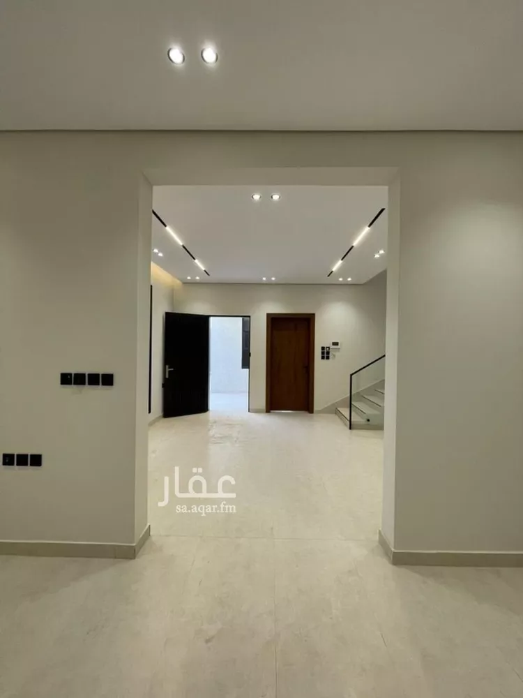 فيلا للبيع في شارع داود بن شبل المقرئ, حي الوهلان, مدينة عنيزة, منطقة القصيم 12
