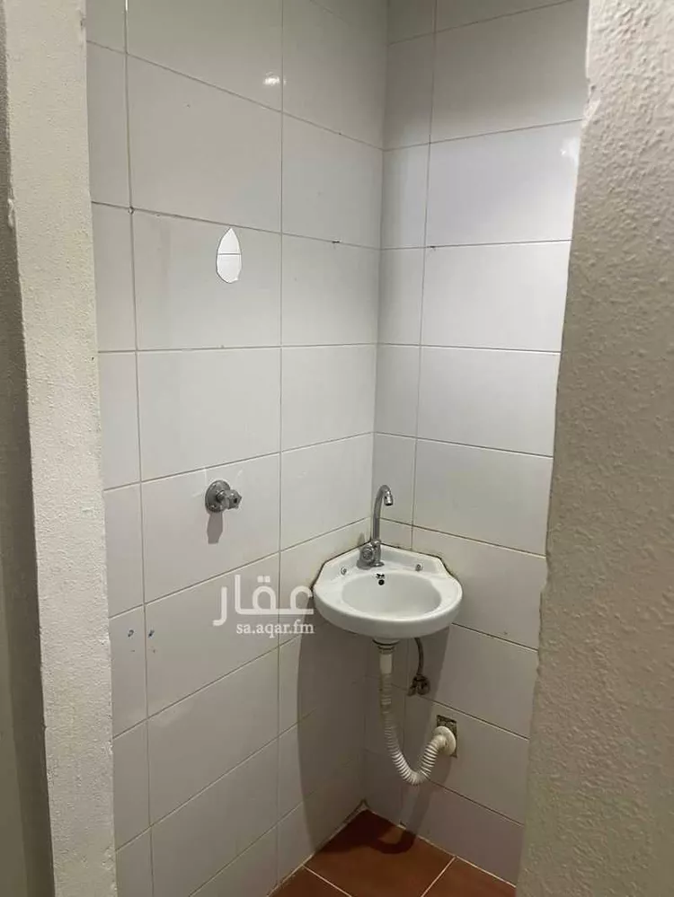 غرفة للإيجار في شارع الوليد بن هشام ، حي المروة ، جدة ، جدة