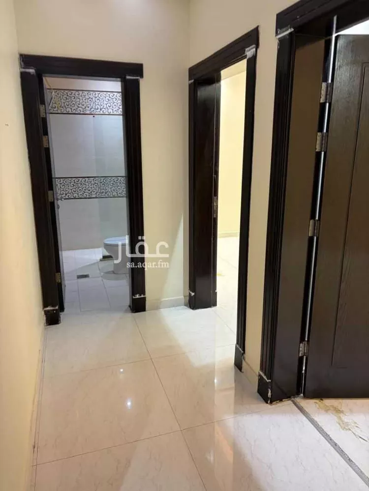 Building for Rent in Medina King Fahd صورة 3