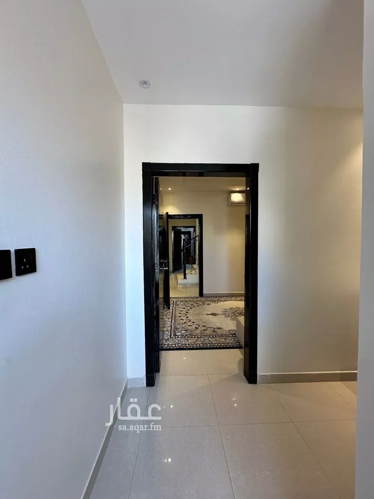 فيلا للبيع في شارع رقم 309, حي ظهرة لبن, مدينة الرياض, منطقة الرياض صورة 4