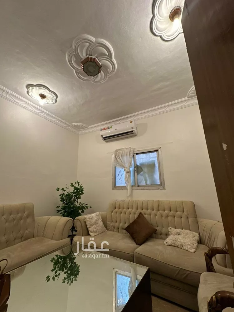 فيلا للبيع في شارع شارع معاذ بن جبل, حي المرقب, مدينة الخبراء والسحابين, منطقة القصيم صورة 3