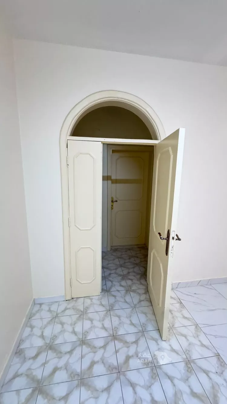 Floor for Rent in Riyadh Ar Rawdah 5
