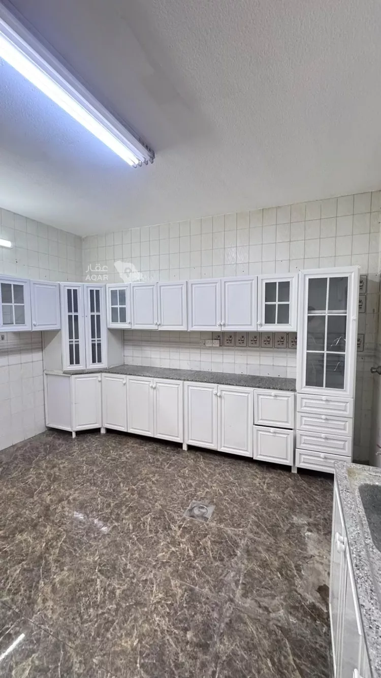 Floor for Rent in Riyadh Ar Rawdah 15