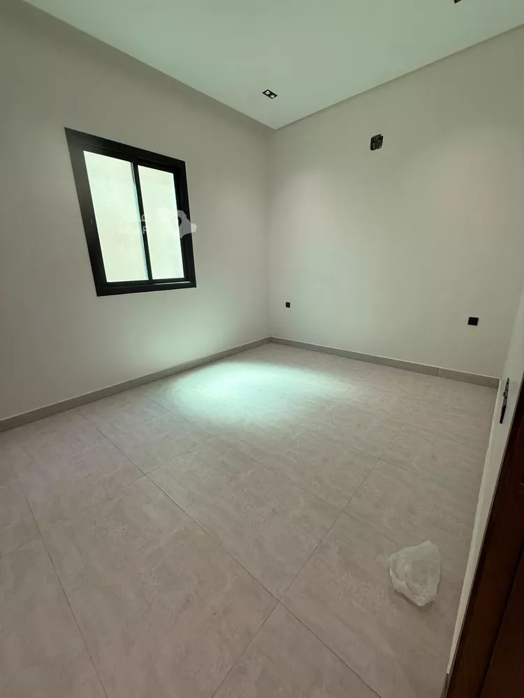 Floor for Rent in Riyadh Sultanah 8