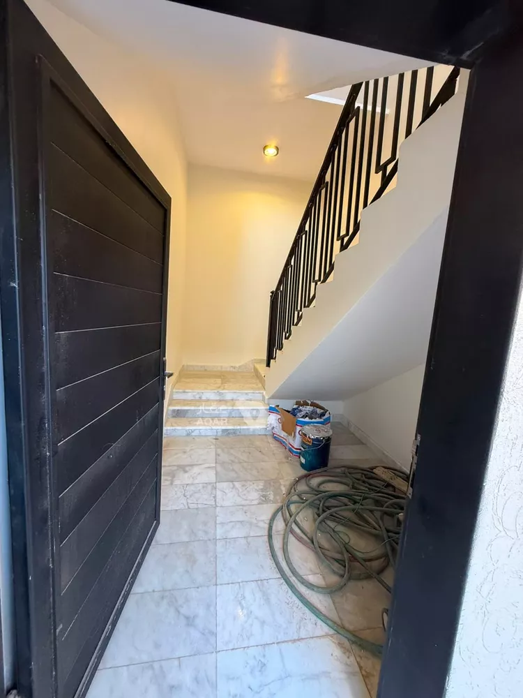 Floor for Rent in Riyadh Sultanah 10