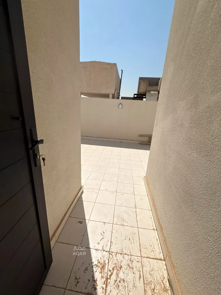 Floor for Rent in Riyadh Sultanah 7