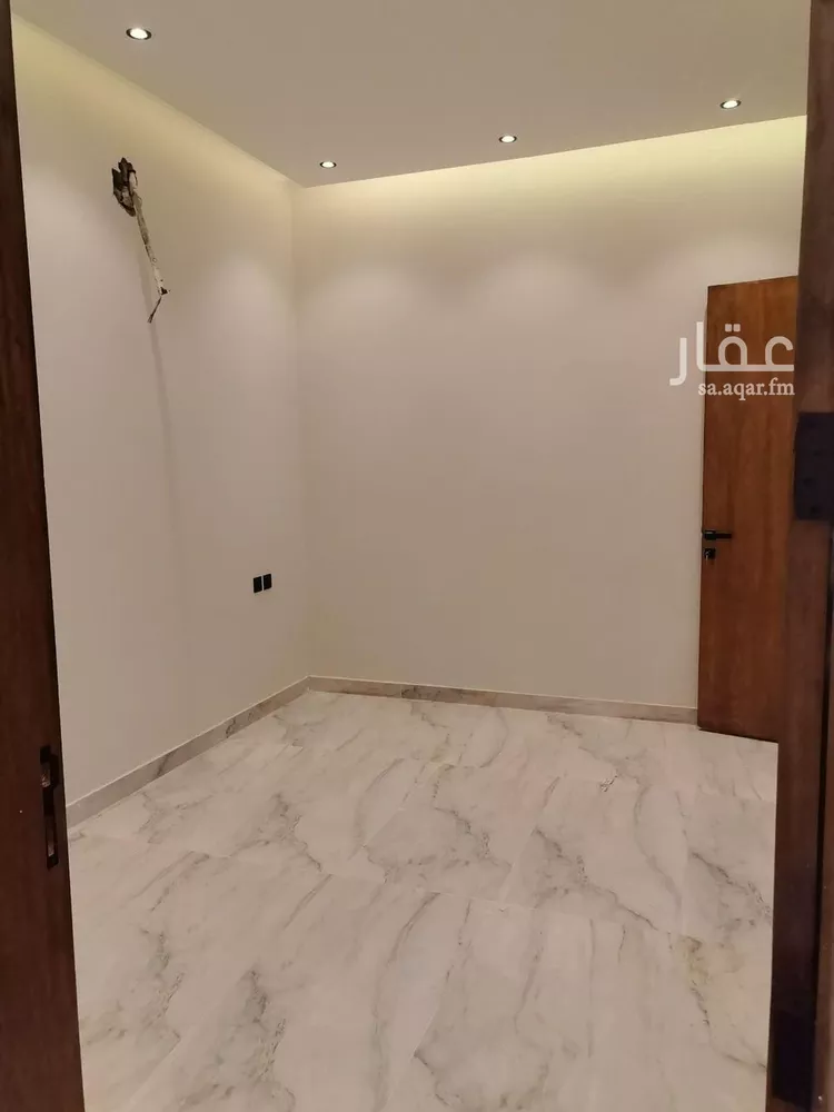 فيلا للبيع في شارع عيد بن محمد الأنصاري, حي الفاروق, مدينة الرياض, منطقة الرياض 15