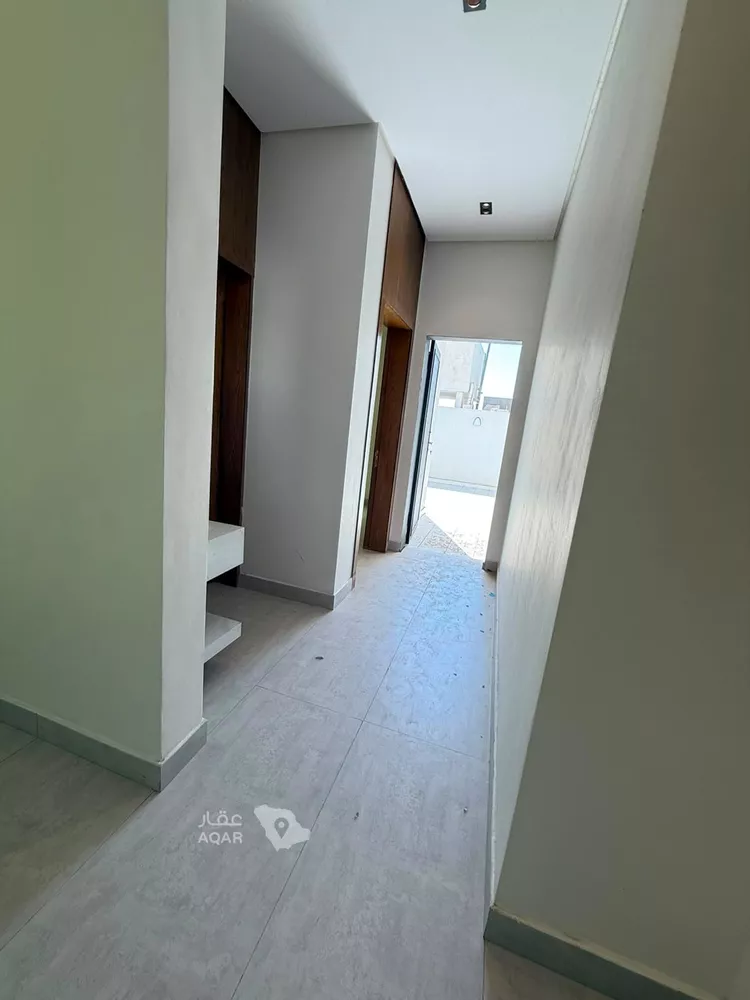 Floor for Rent in Riyadh Sultanah 17