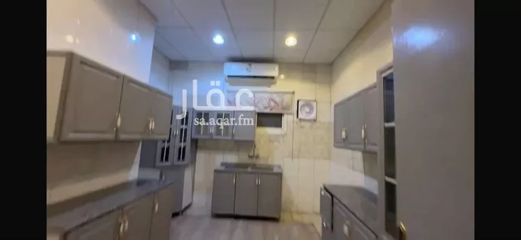 شقة للإيجار في شارع عبدالله بن الزبير, حي العريجاء الغربي, مدينة الرياض, منطقة الرياض 8