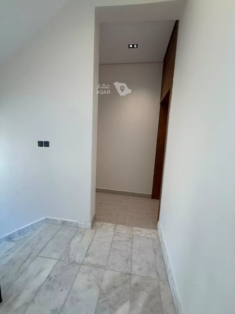 Floor for Rent in Riyadh Sultanah 9