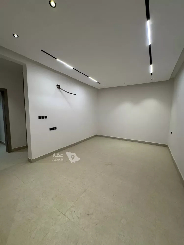 Floor for Rent in Riyadh Al Janadriyah 6