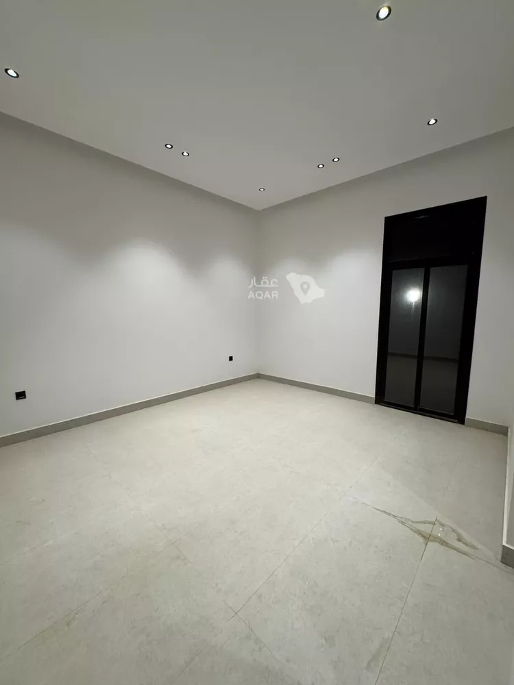 Floor for Rent in Riyadh Al Janadriyah 5
