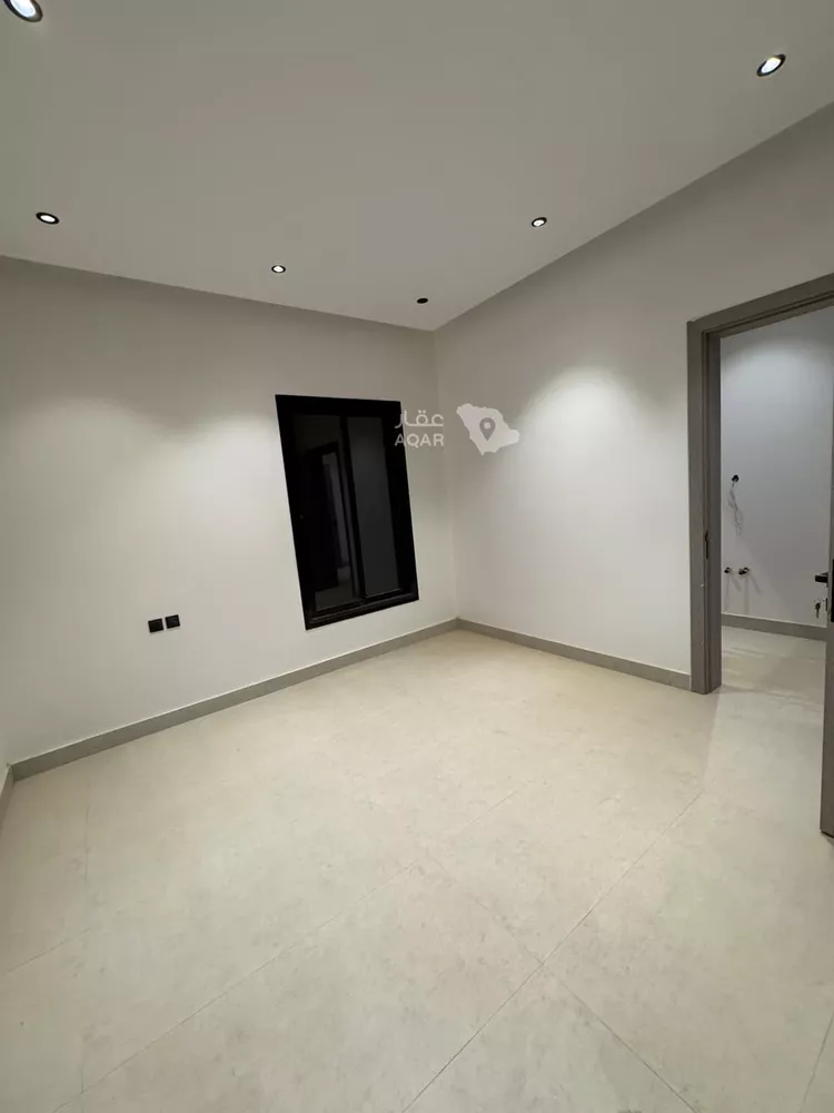 Floor for Rent in Riyadh Al Janadriyah 4