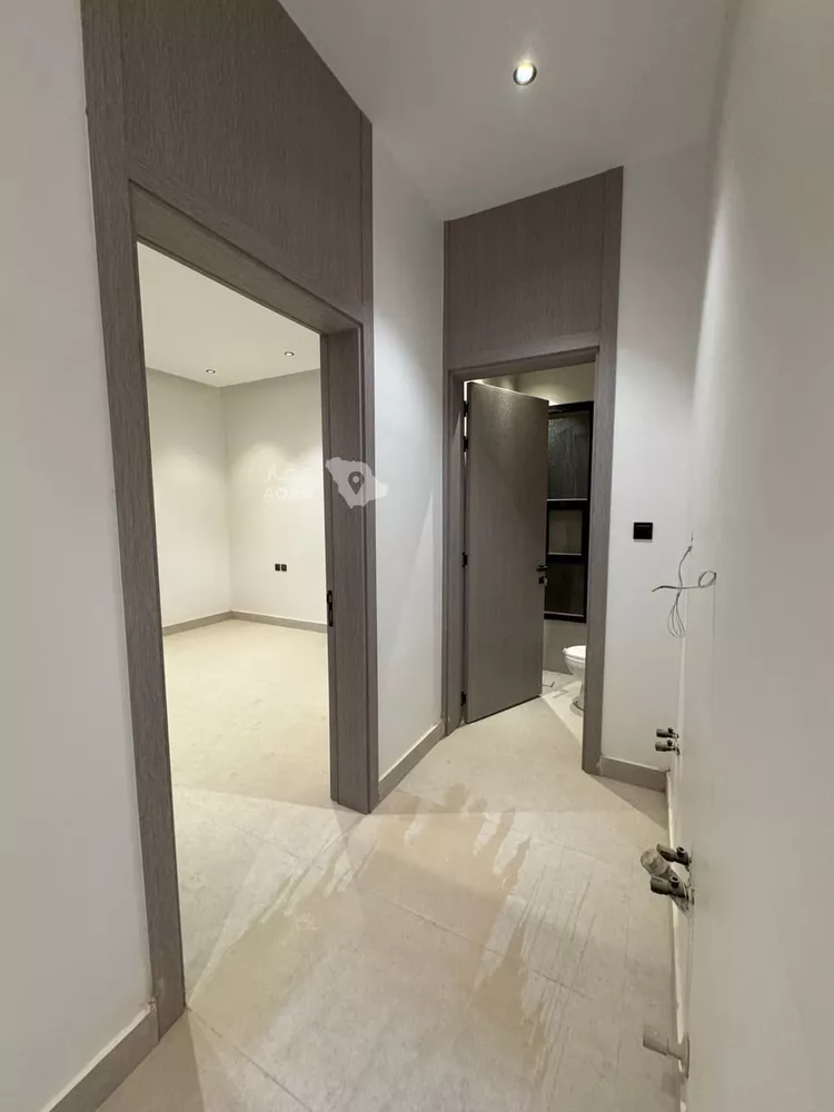 Floor for Rent in Riyadh Al Janadriyah 5