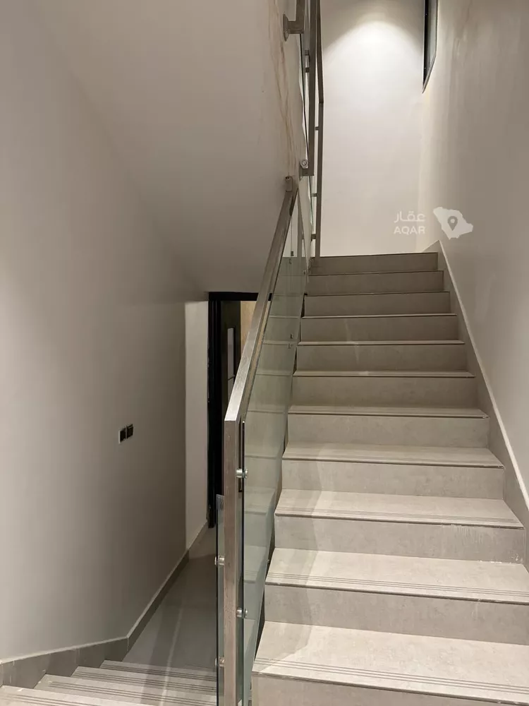 Floor for Rent in Riyadh Al Janadriyah