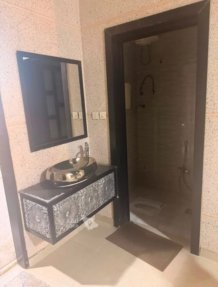 Villa for Sale in Riyadh Al Uraija Al Wusta 3