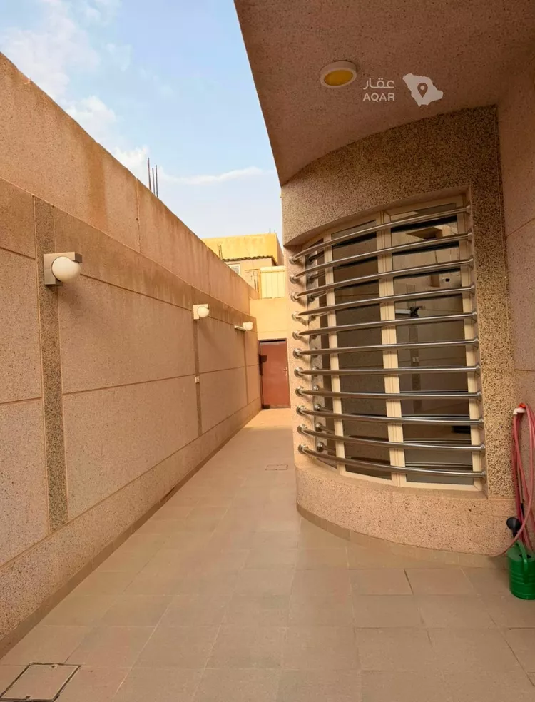Villa for Sale in Riyadh Al Uraija Al Wusta 2