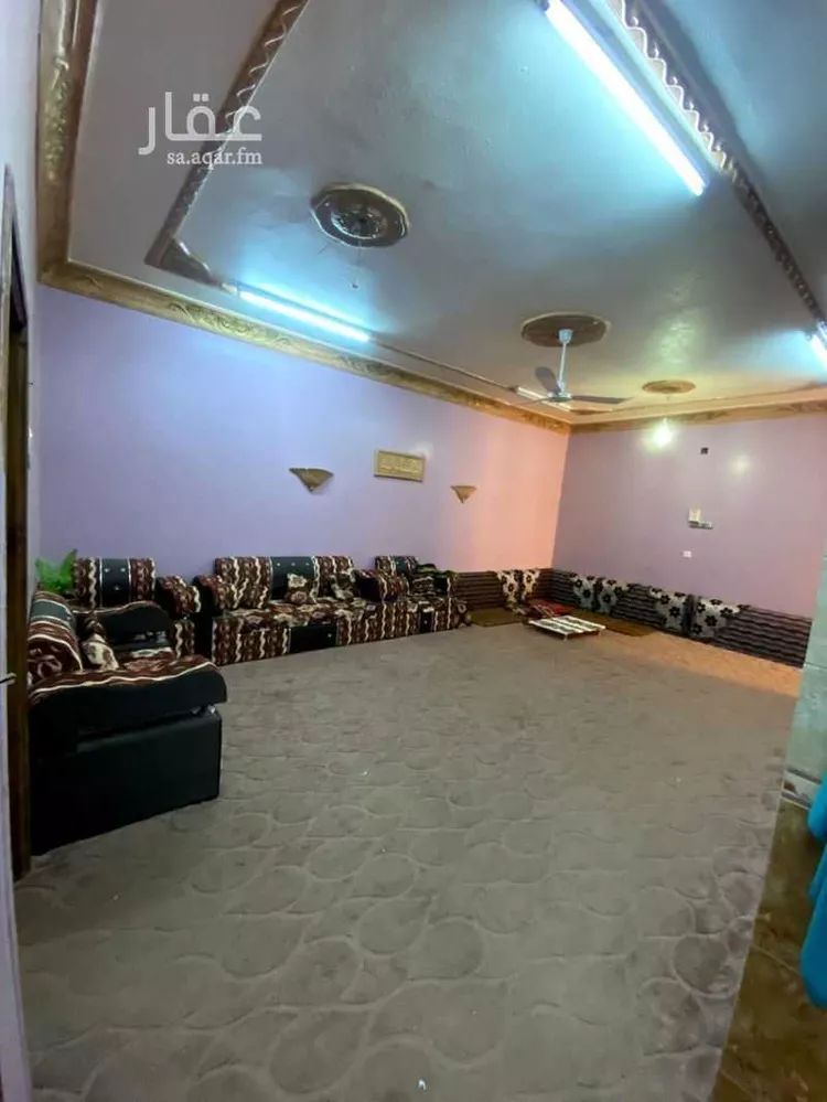 عمارة للبيع في شارع خالد بن يزيد بن حارثة, حي الصفاء, مدينة طبرجل, منطقة الجوف صورة 2