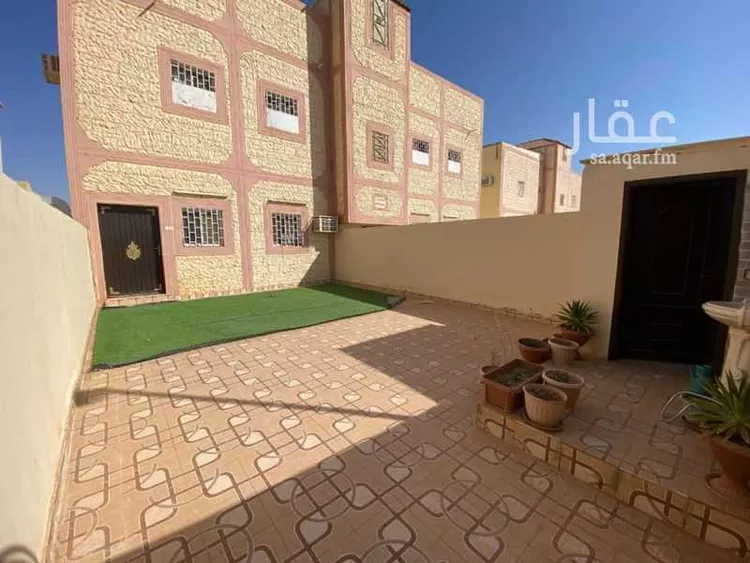 عمارة للبيع في شارع خالد بن يزيد بن حارثة, حي الصفاء, مدينة طبرجل, منطقة الجوف
