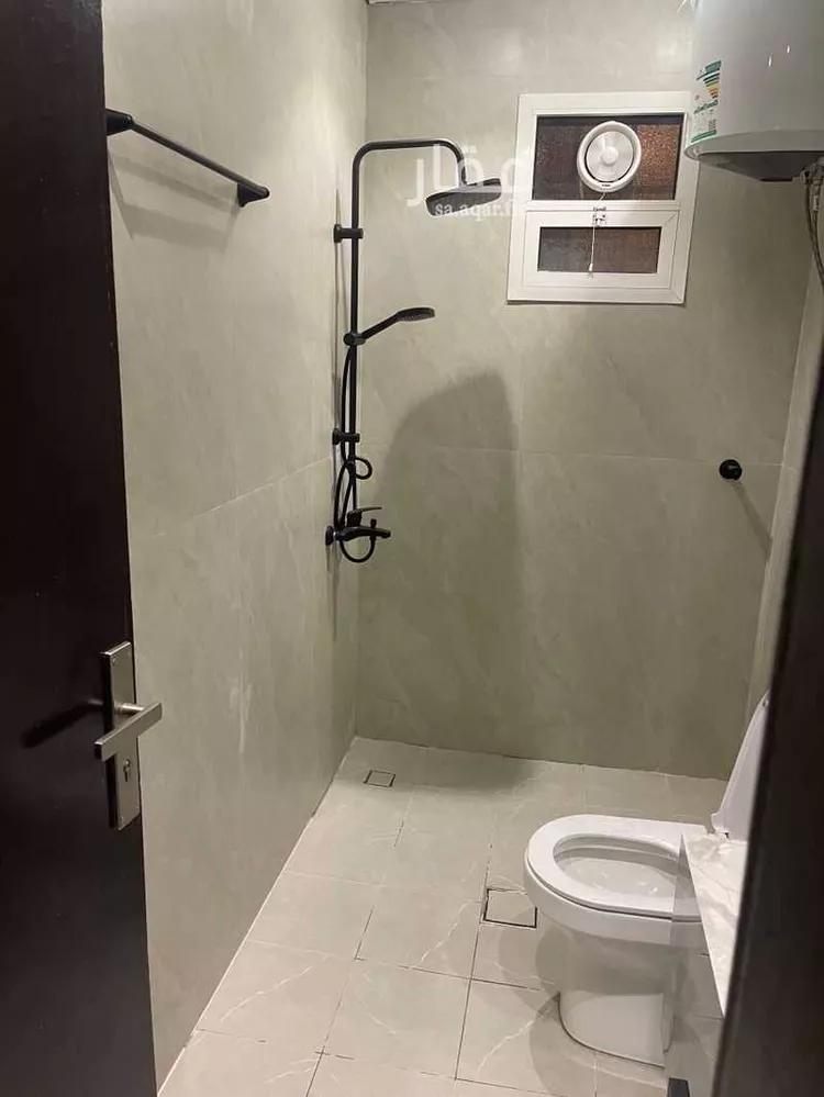 عمارة للإيجار في شارع جبل الأرام, حي ظهرة لبن, مدينة الرياض, منطقة الرياض 8