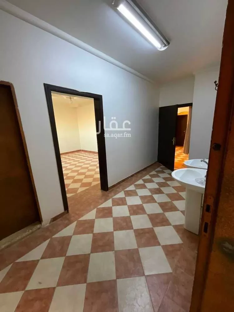 شقة للإيجار في شارع الشيخ عمر بن عبداللطيف بن عبدالرحمن, حي ظهرة البديعة, مدينة الرياض, منطقة الرياض