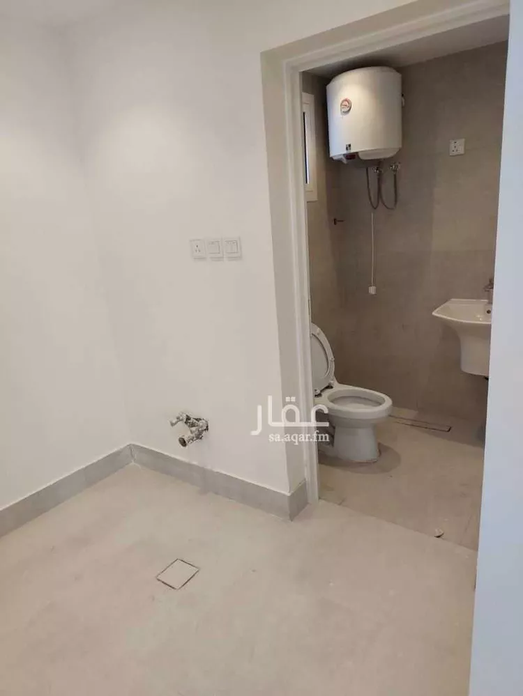 Commercial Office for Rent in Dammam Al Etisalat 7