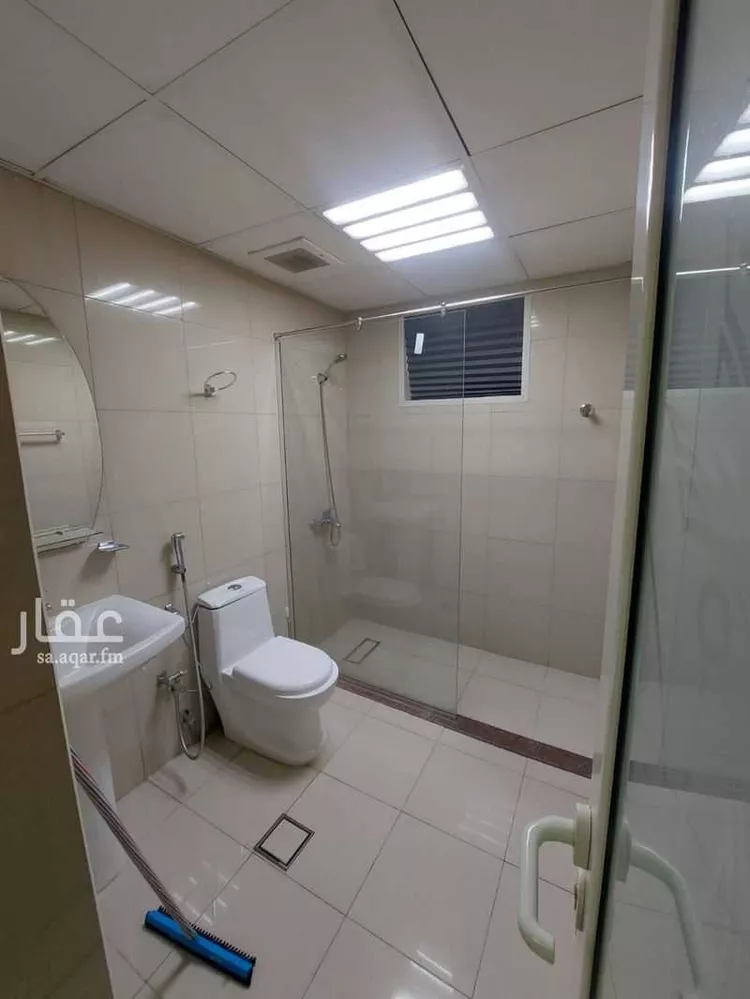 عمارة للإيجار في شارع اشجع السلمي, حي المريكبات, مدينة الدمام, المنطقة الشرقية 6