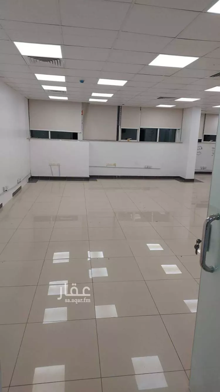 مكتب تجاري للإيجار في شارع عثمان بن عفان, حي مخطط الإتصالات, مدينة الدمام, المنطقة الشرقية صورة 3