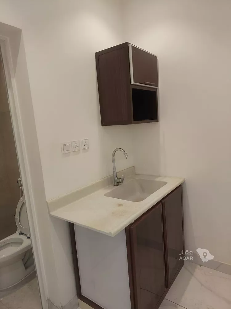 Commercial Office for Rent in Dammam Al Etisalat 7