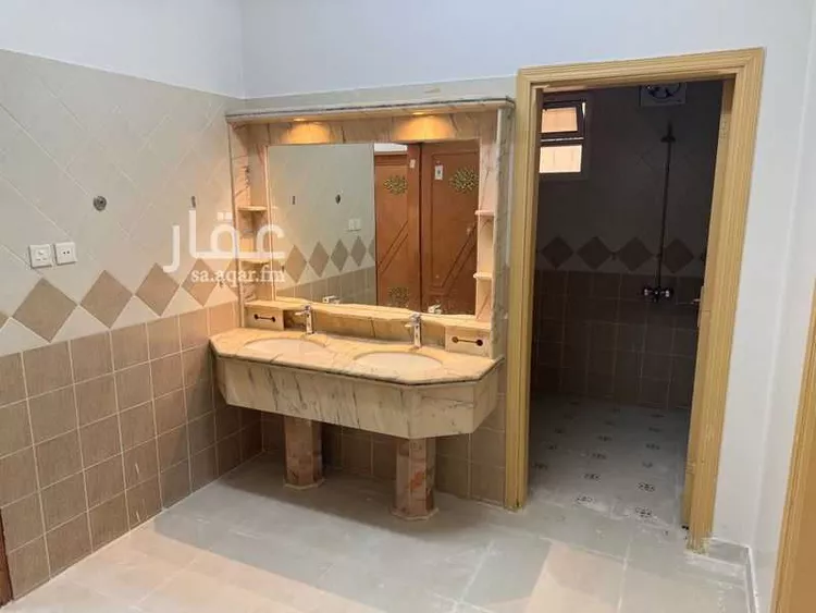 شقة للإيجار في شارع الظهرانية ، حي العزيزية ، الرياض ، منطقة الرياض