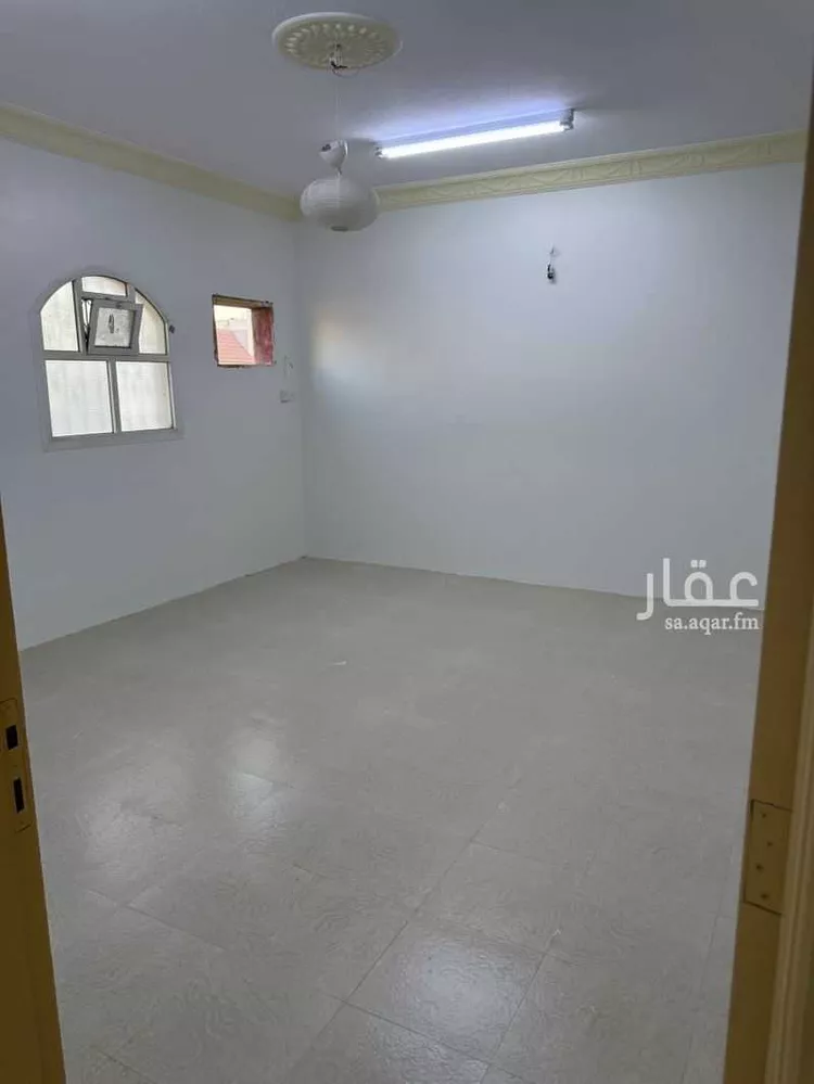 شقة للإيجار في شارع الظهرانية ، حي العزيزية ، الرياض ، منطقة الرياض صورة 2