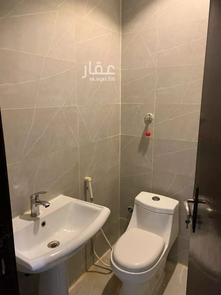 عمارة للإيجار في شارع كراتشي, حي الملك فيصل, مدينة الرياض, منطقة الرياض صورة 4