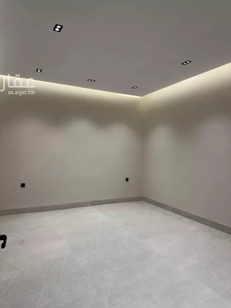 Floor for Sale in Riyadh Al Janadriyah 11