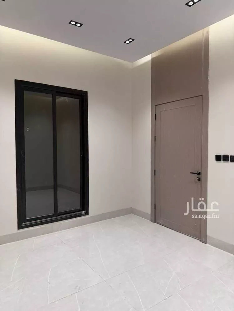 Floor for Sale in Riyadh Al Janadriyah 13