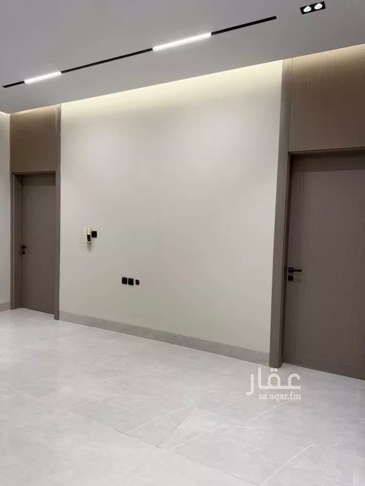 Floor for Sale in Riyadh Al Janadriyah 16