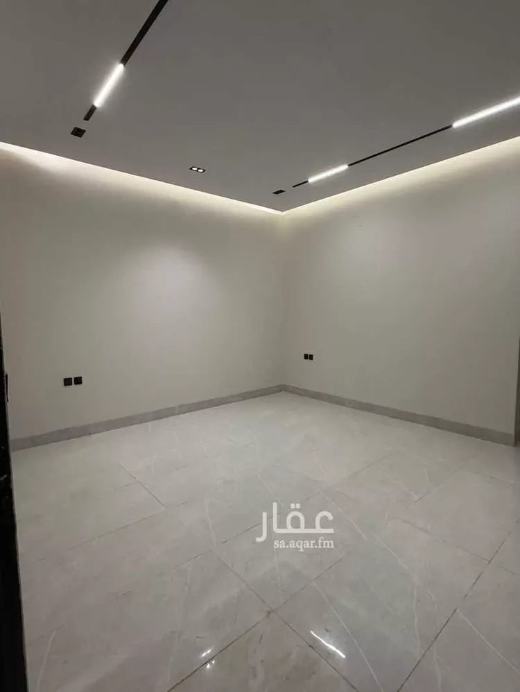 Floor for Sale in Riyadh Al Janadriyah 8