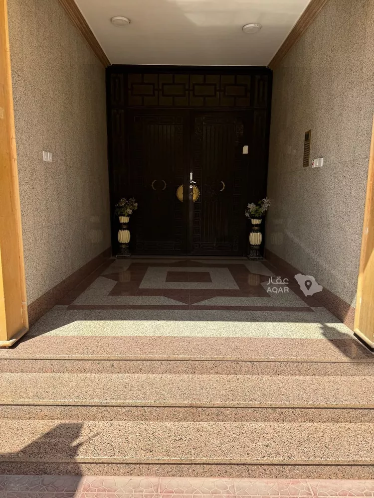 شقة للإيجار في شارع الشيخ ناصر بن سرحان بن منيخر, حي الحمراء, مدينة الرياض, منطقة الرياض 4