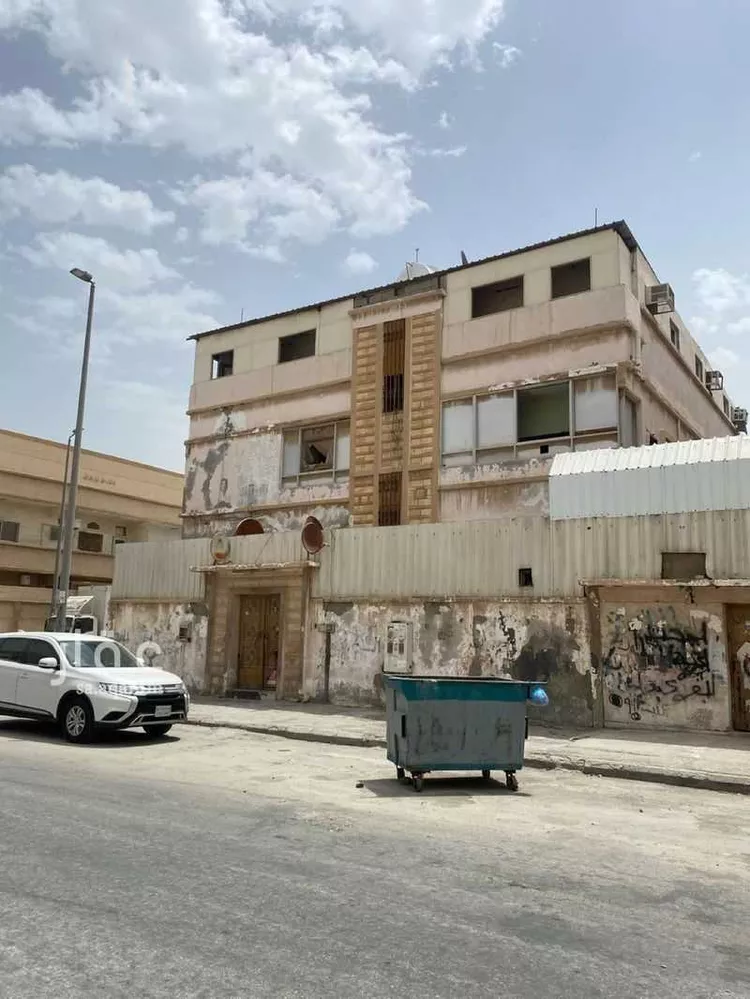 عمارة للبيع في شارع الهمداني, حي النخيل, مدينة الدمام, المنطقة الشرقية صورة 3
