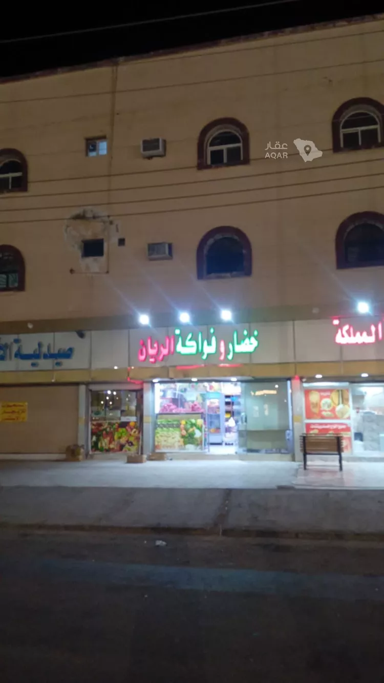 عمارة للبيع في شارع الورود 82, حي الورود, مدينة مهد الذهب, منطقة المدينة المنورة