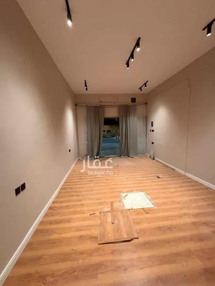 Shop for Rent in Ad Diriyah Al Faisaliah صورة 3