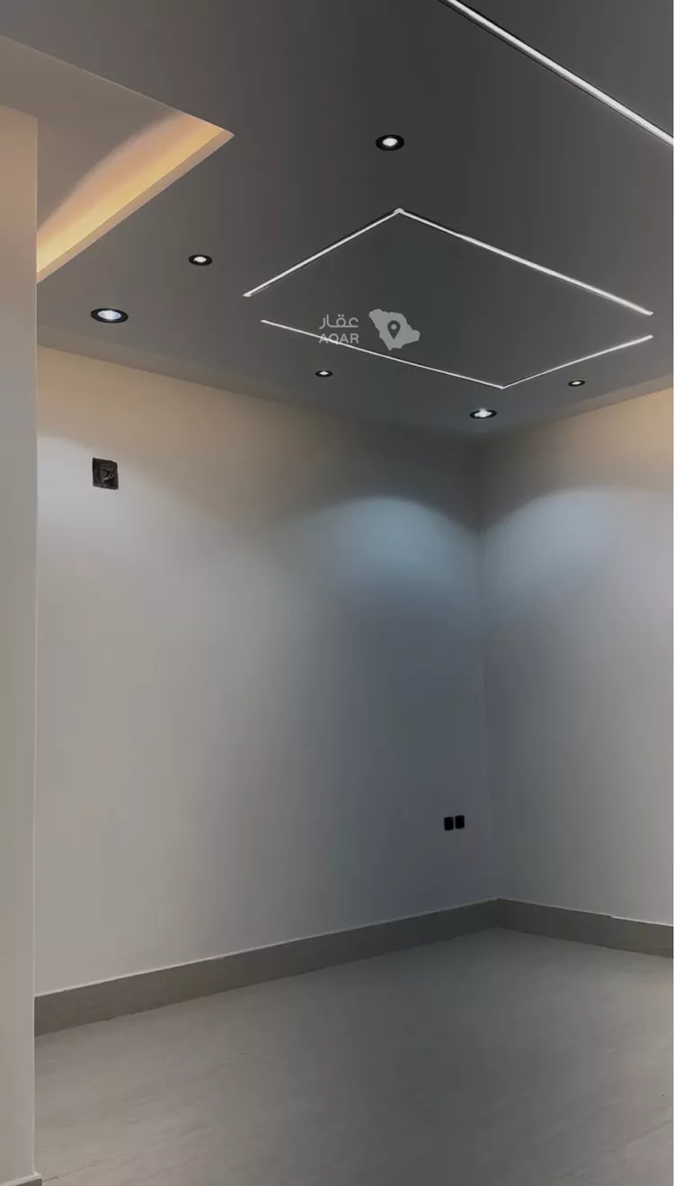 Floor for Sale in Riyadh Al Maizilah 4