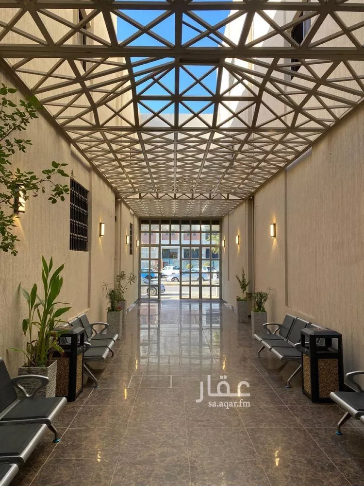 مكتب تجاري للإيجار في شارع التخصصي, حي المعذر الشمالي, مدينة الرياض, منطقة الرياض صورة 2