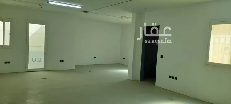مكتب تجاري للإيجار في شارع التخصصي الفرعي, حي المحمدية, مدينة الرياض, منطقة الرياض صورة 2
