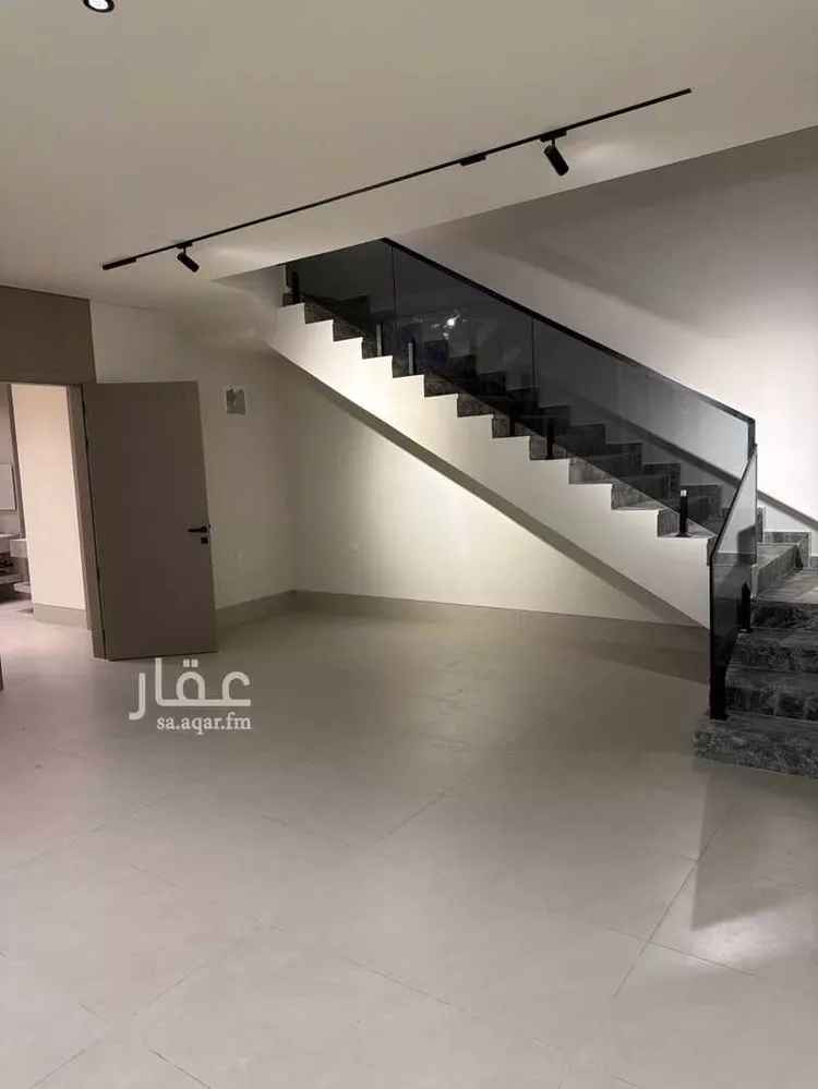 فيلا للبيع في شارع محمد الحازمي, حي ضاحية الملك فهد, مدينة الدمام, المنطقة الشرقية 8