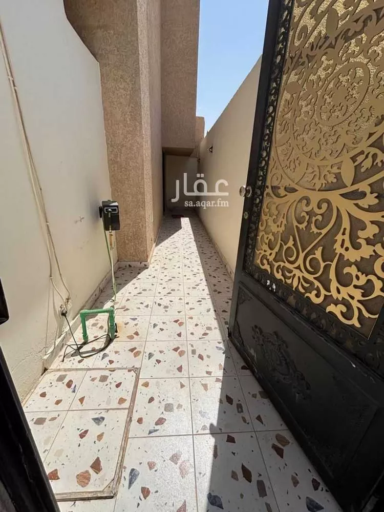 دور للبيع في شارع محمد بن زرقون, حي العارض, مدينة الرياض, منطقة الرياض صورة 2