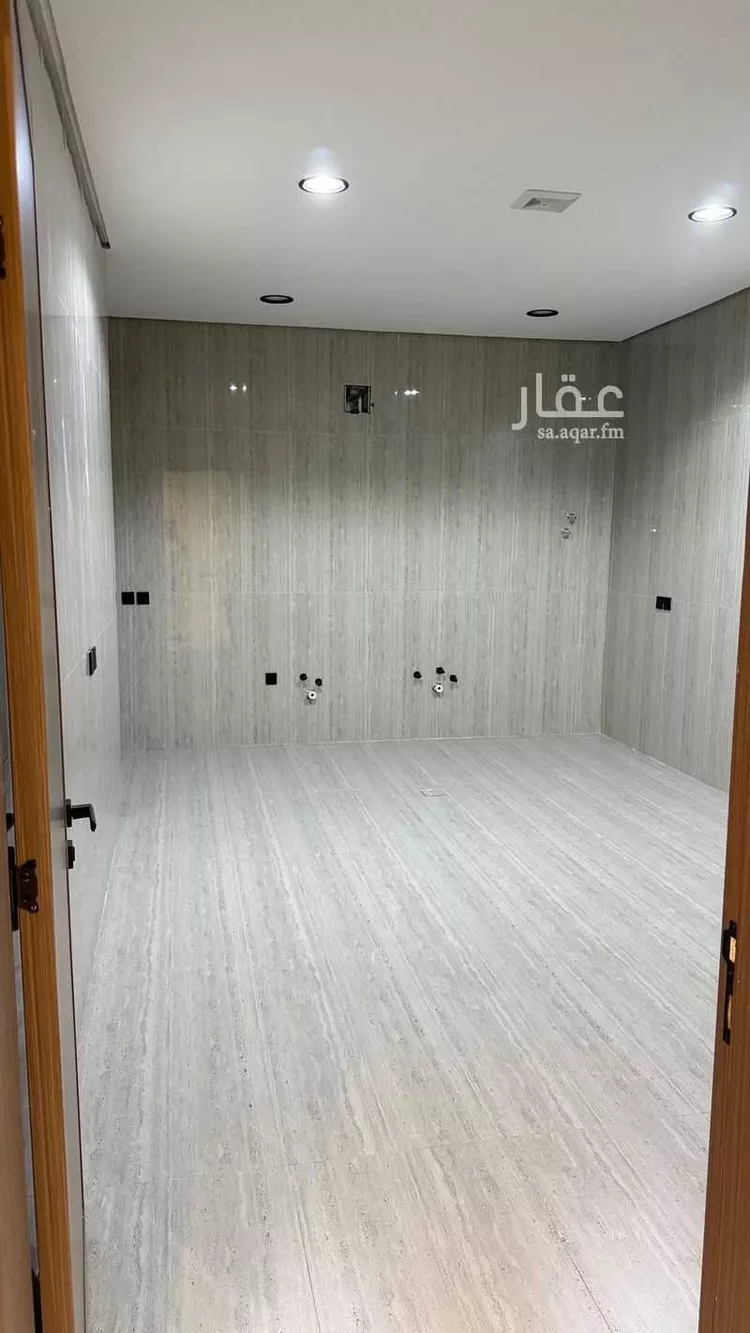 فيلا للبيع في شارع ابيض البارقي, حي ضاحية الملك فهد, مدينة الدمام, المنطقة الشرقية صورة 3